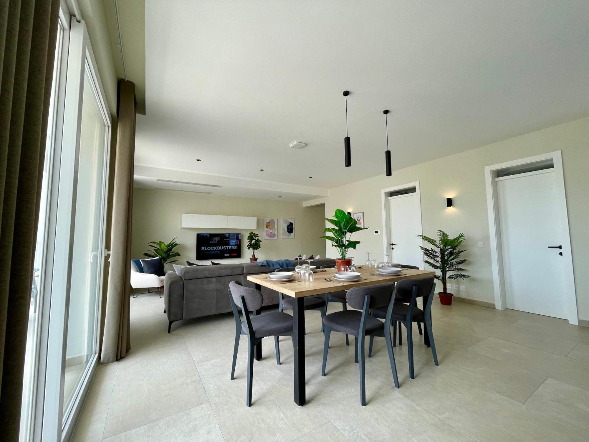 Bugibba Square Seafront Lux Apartments By Holi St. Paul's Bay Esterno foto