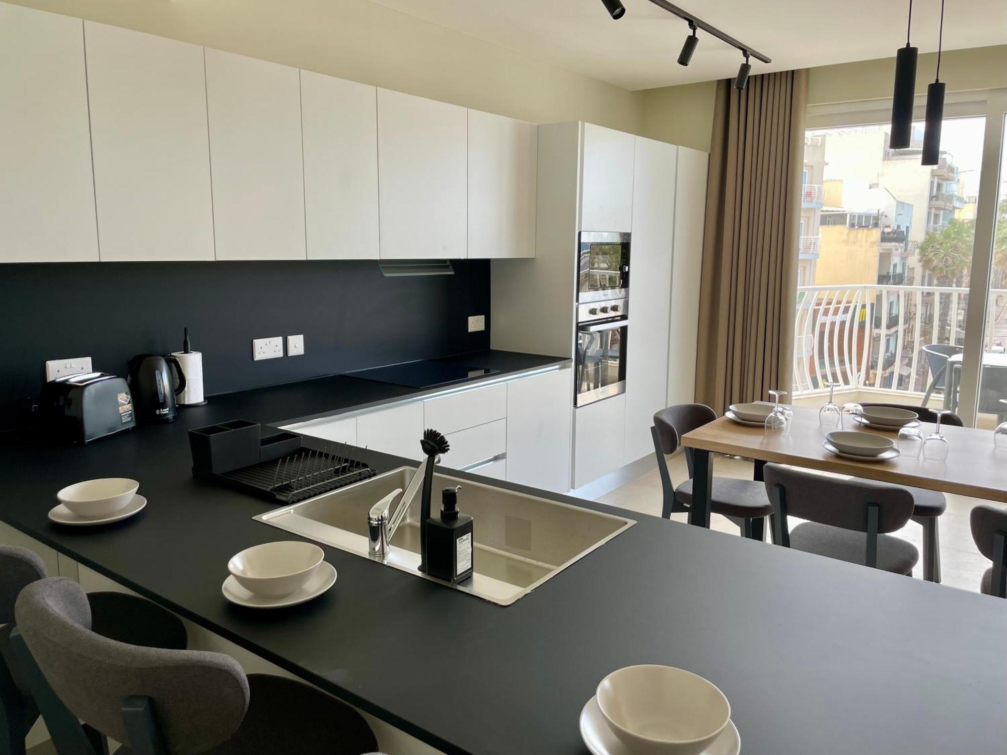 Bugibba Square Seafront Lux Apartments By Holi St. Paul's Bay Esterno foto