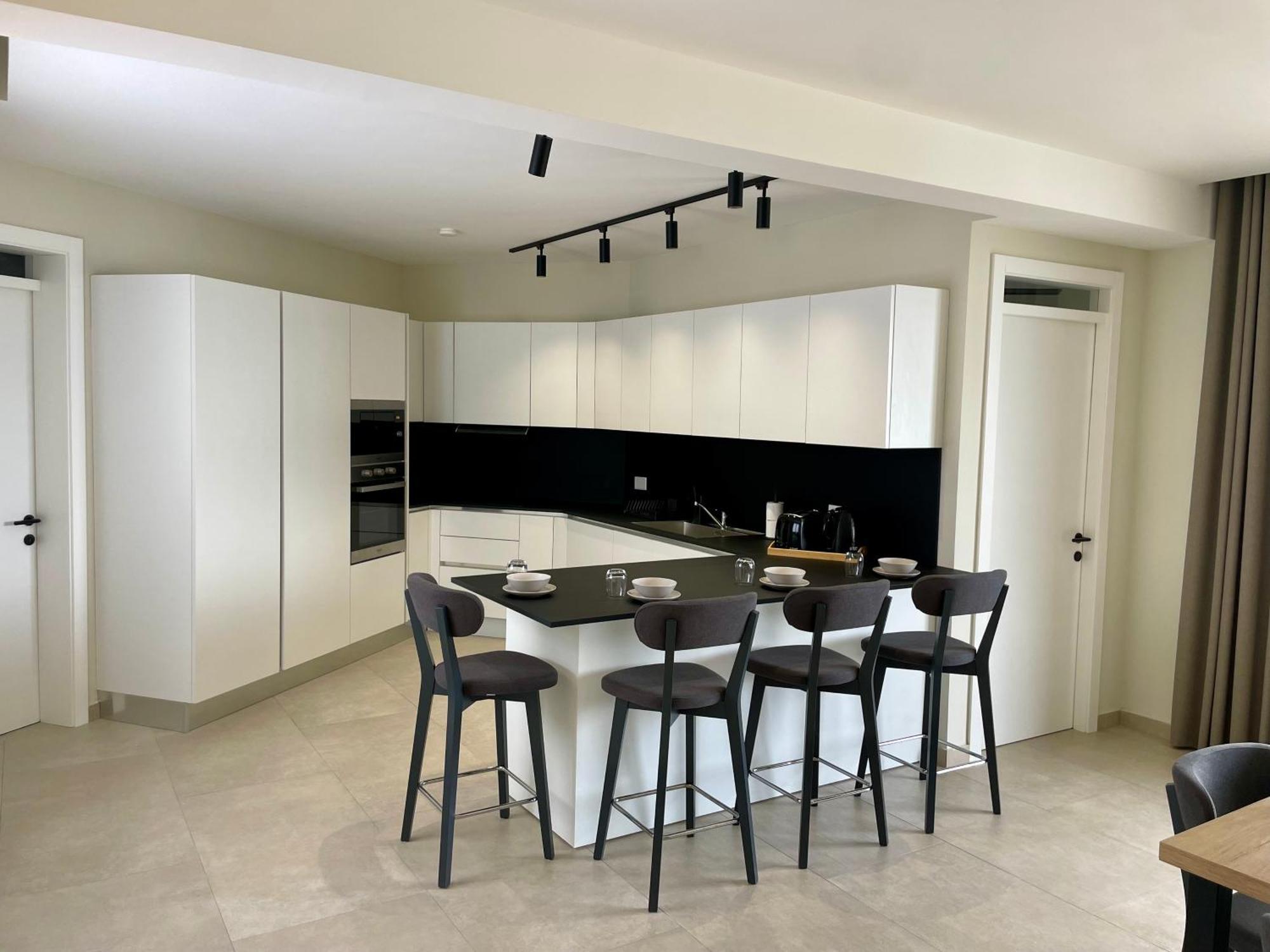 Bugibba Square Seafront Lux Apartments By Holi St. Paul's Bay Esterno foto