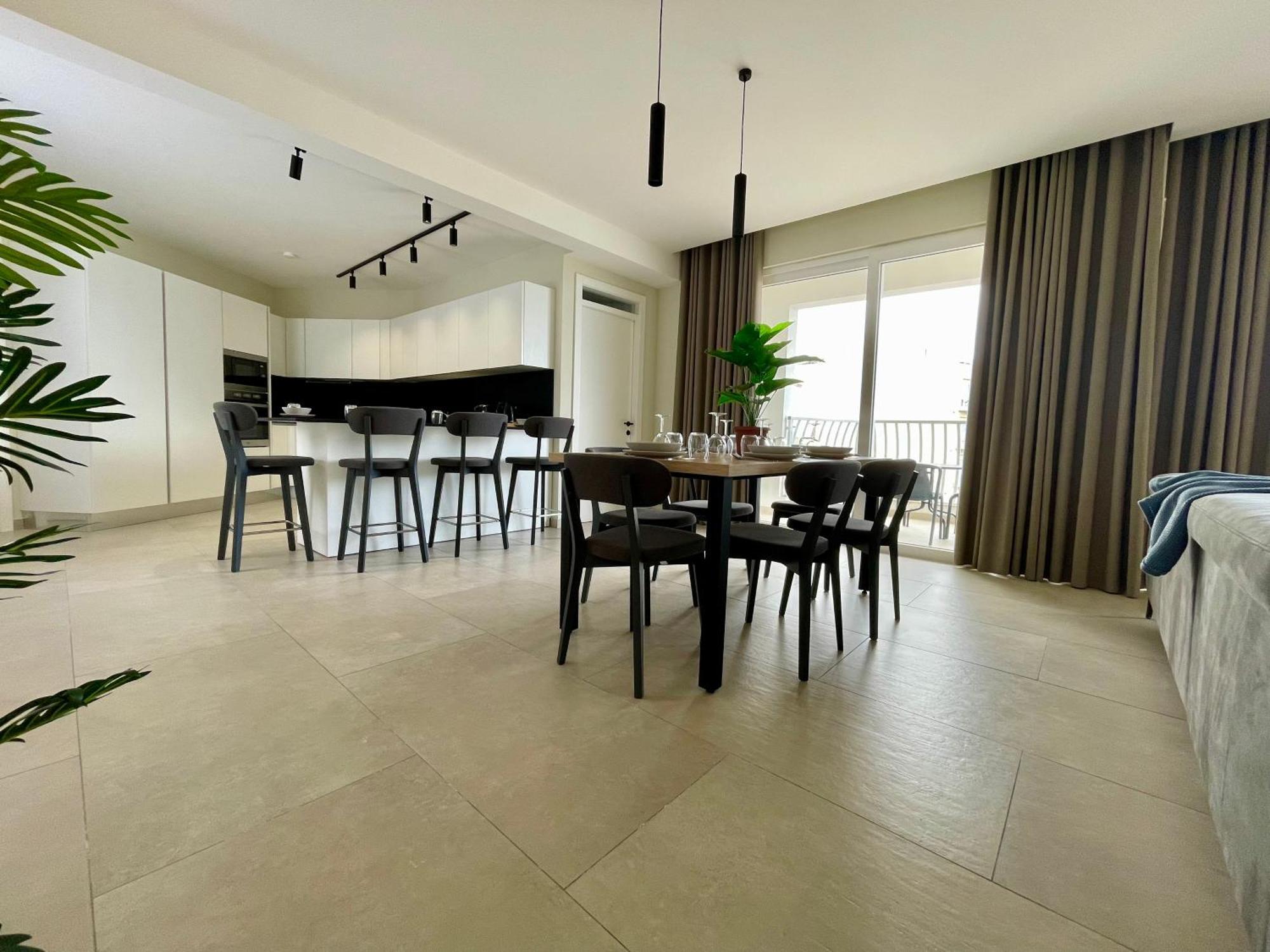 Bugibba Square Seafront Lux Apartments By Holi St. Paul's Bay Esterno foto