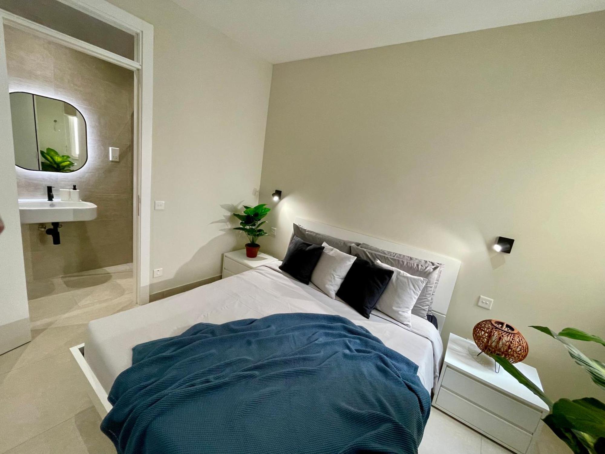 Bugibba Square Seafront Lux Apartments By Holi St. Paul's Bay Esterno foto