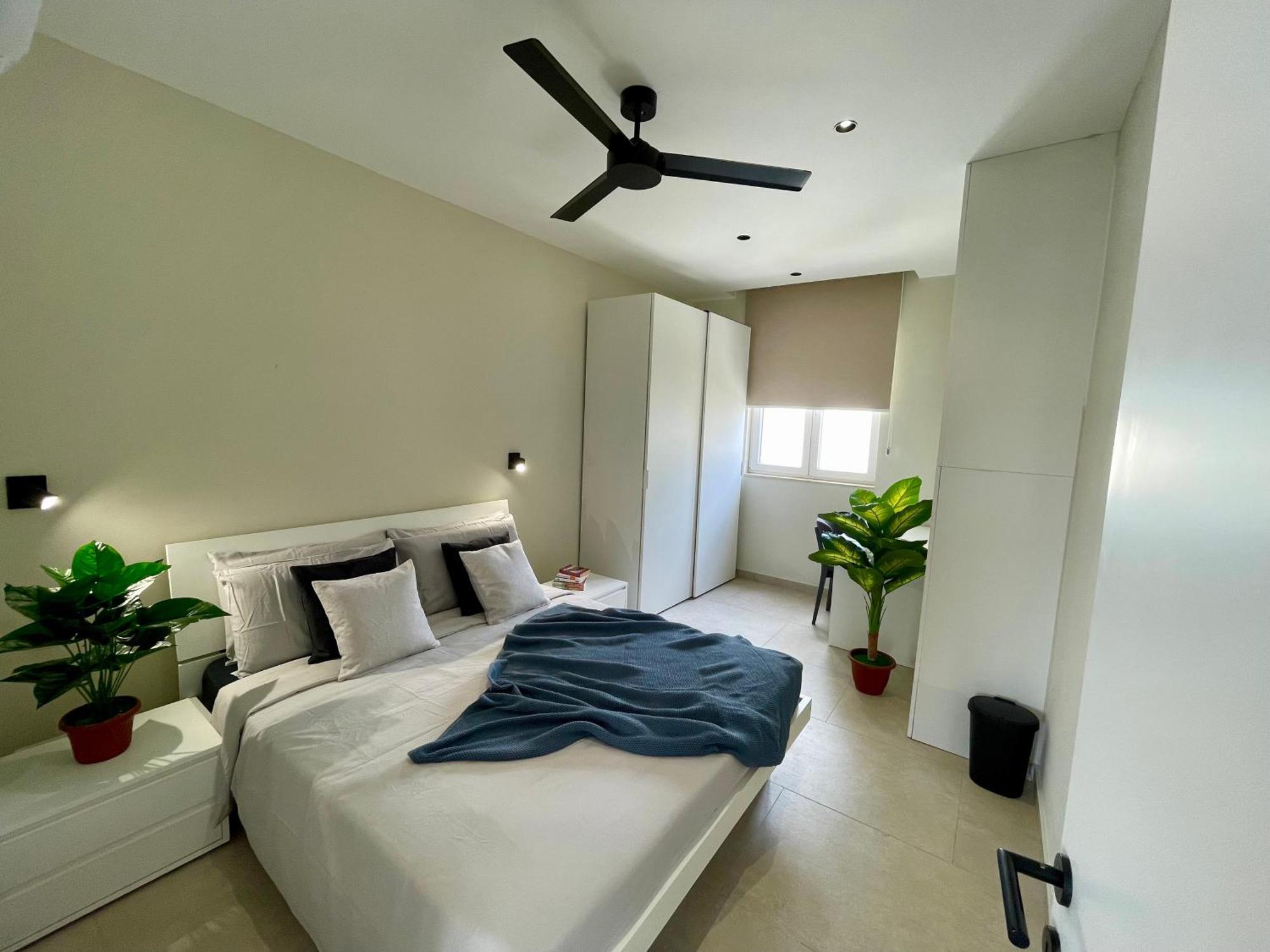 Bugibba Square Seafront Lux Apartments By Holi St. Paul's Bay Esterno foto
