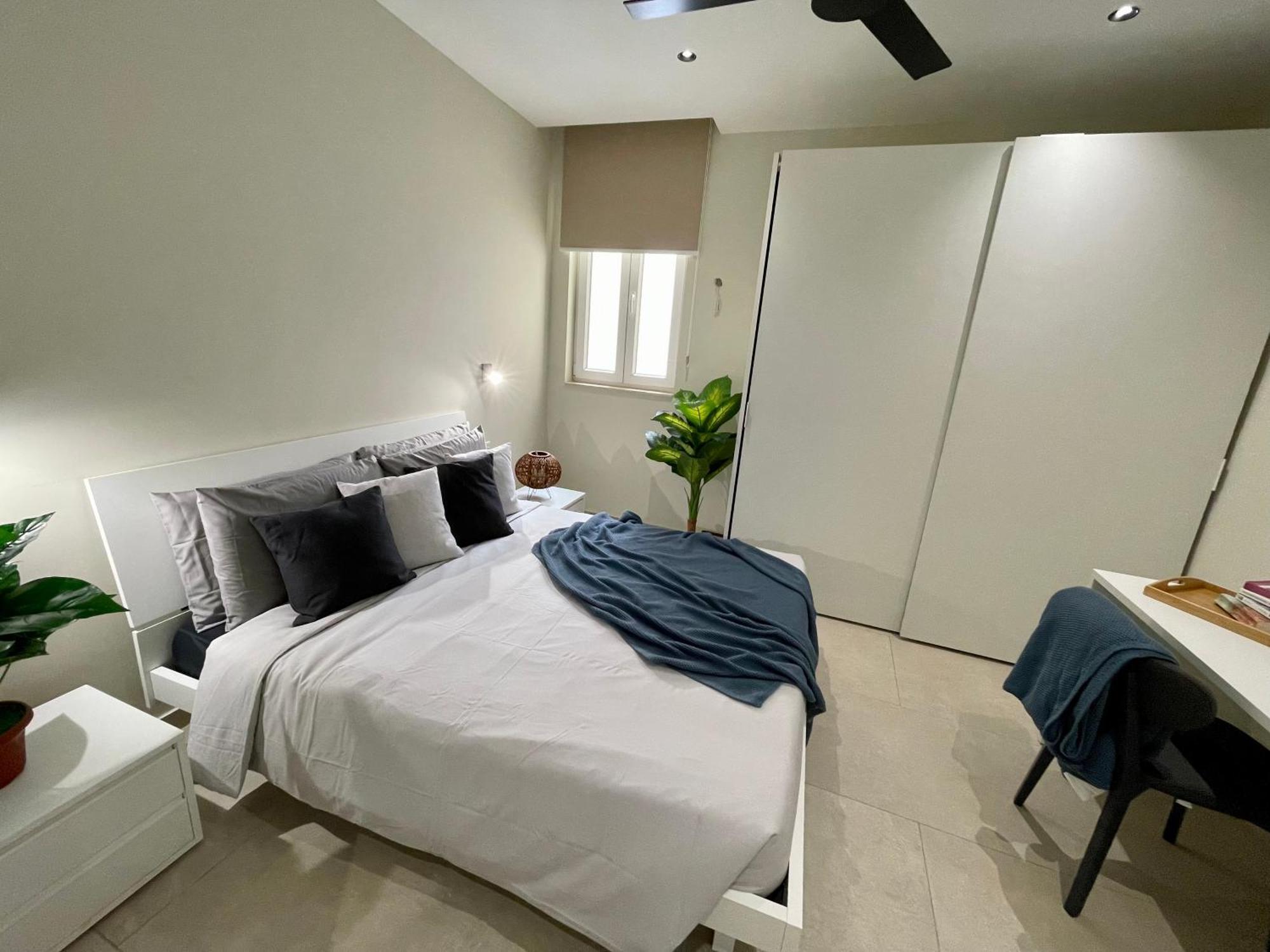 Bugibba Square Seafront Lux Apartments By Holi St. Paul's Bay Esterno foto