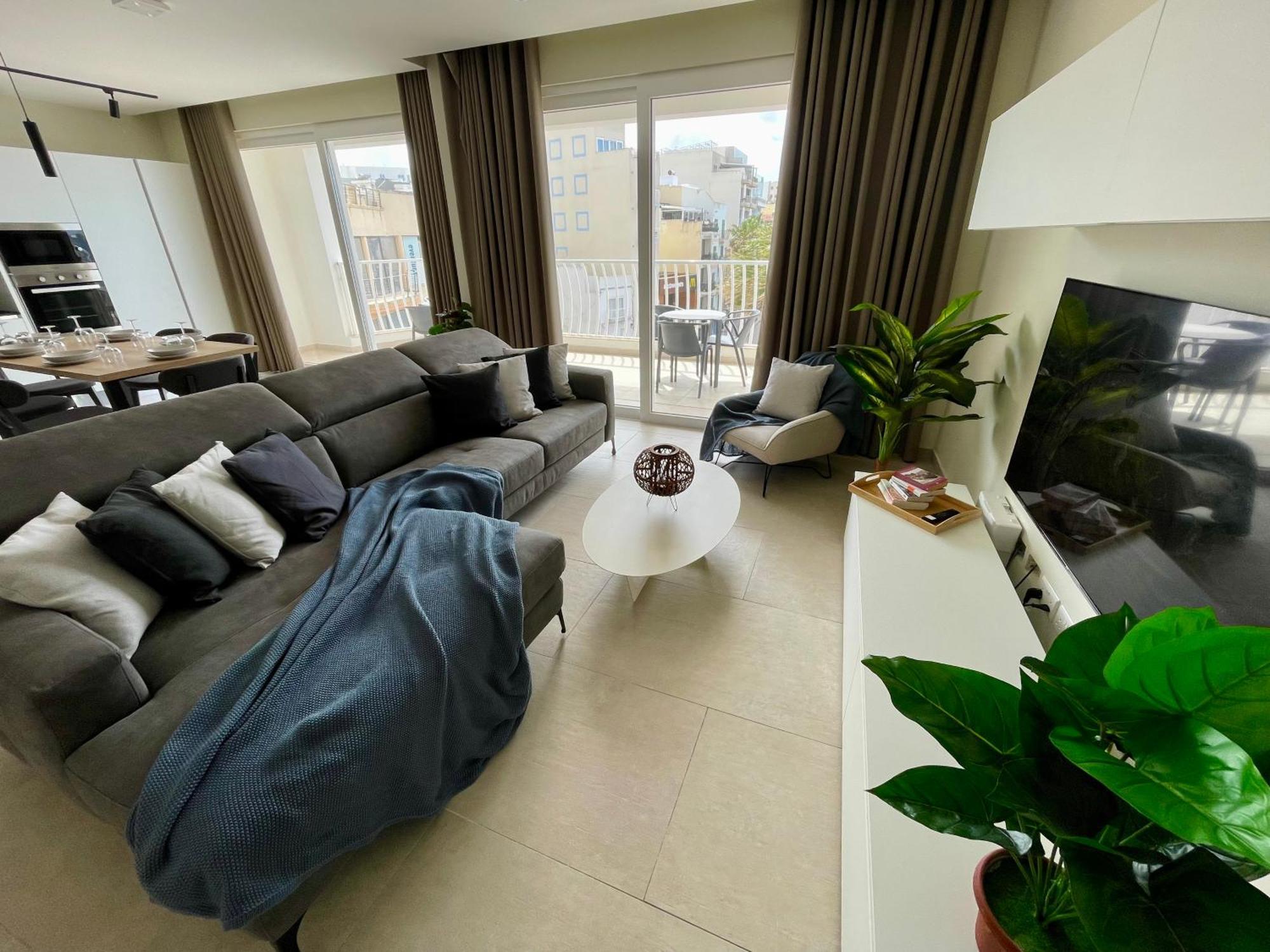 Bugibba Square Seafront Lux Apartments By Holi St. Paul's Bay Esterno foto