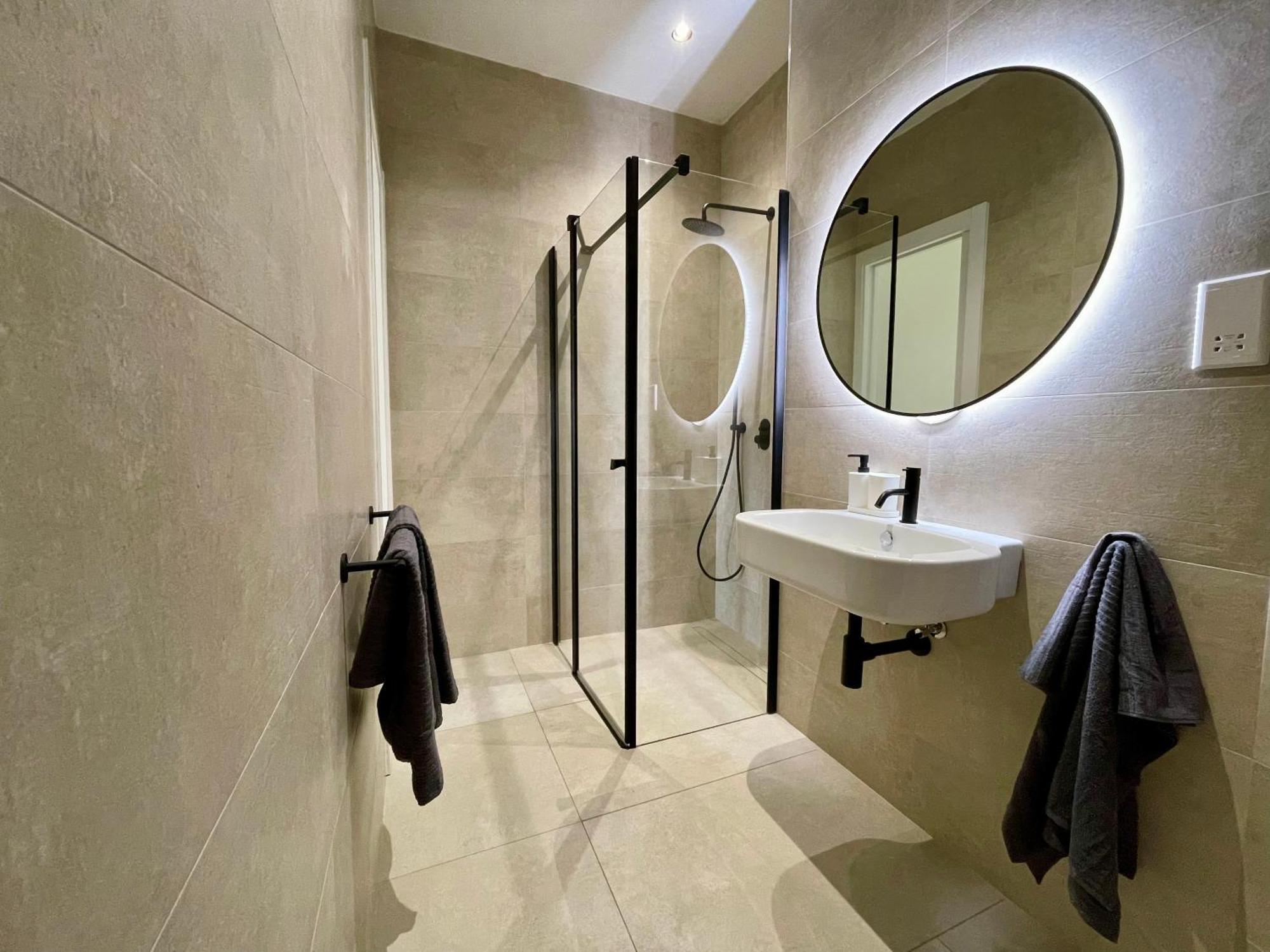Bugibba Square Seafront Lux Apartments By Holi St. Paul's Bay Esterno foto