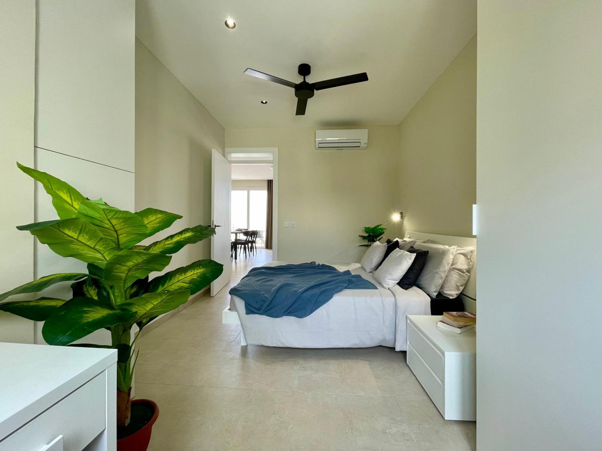 Bugibba Square Seafront Lux Apartments By Holi St. Paul's Bay Esterno foto