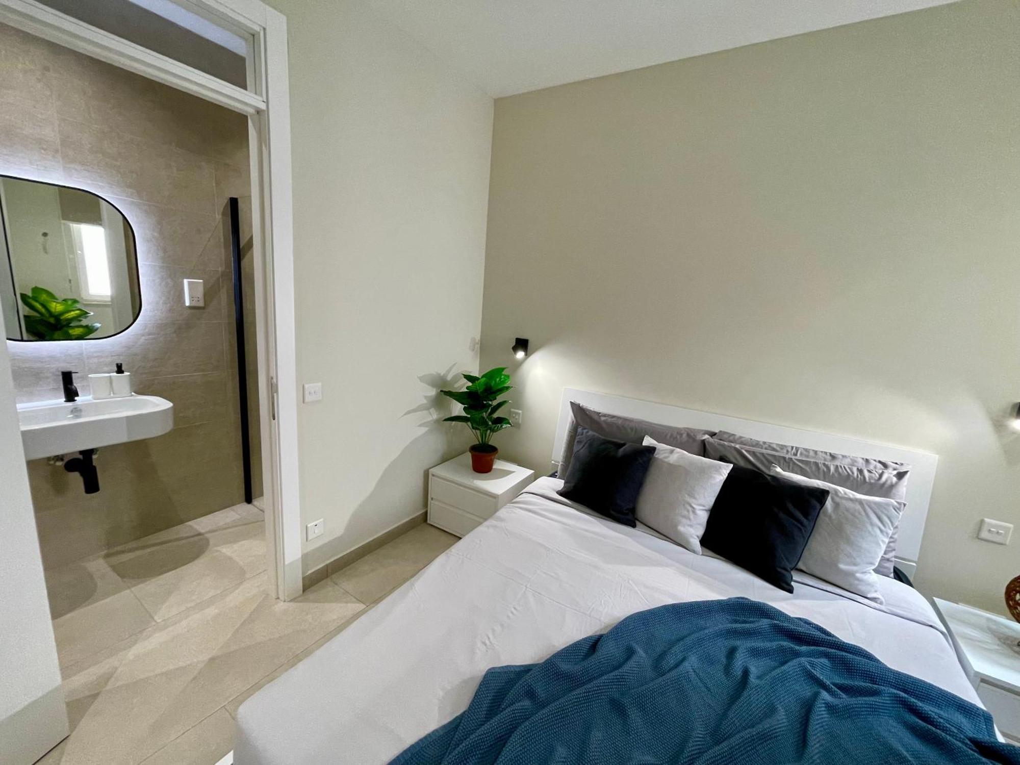 Bugibba Square Seafront Lux Apartments By Holi St. Paul's Bay Esterno foto