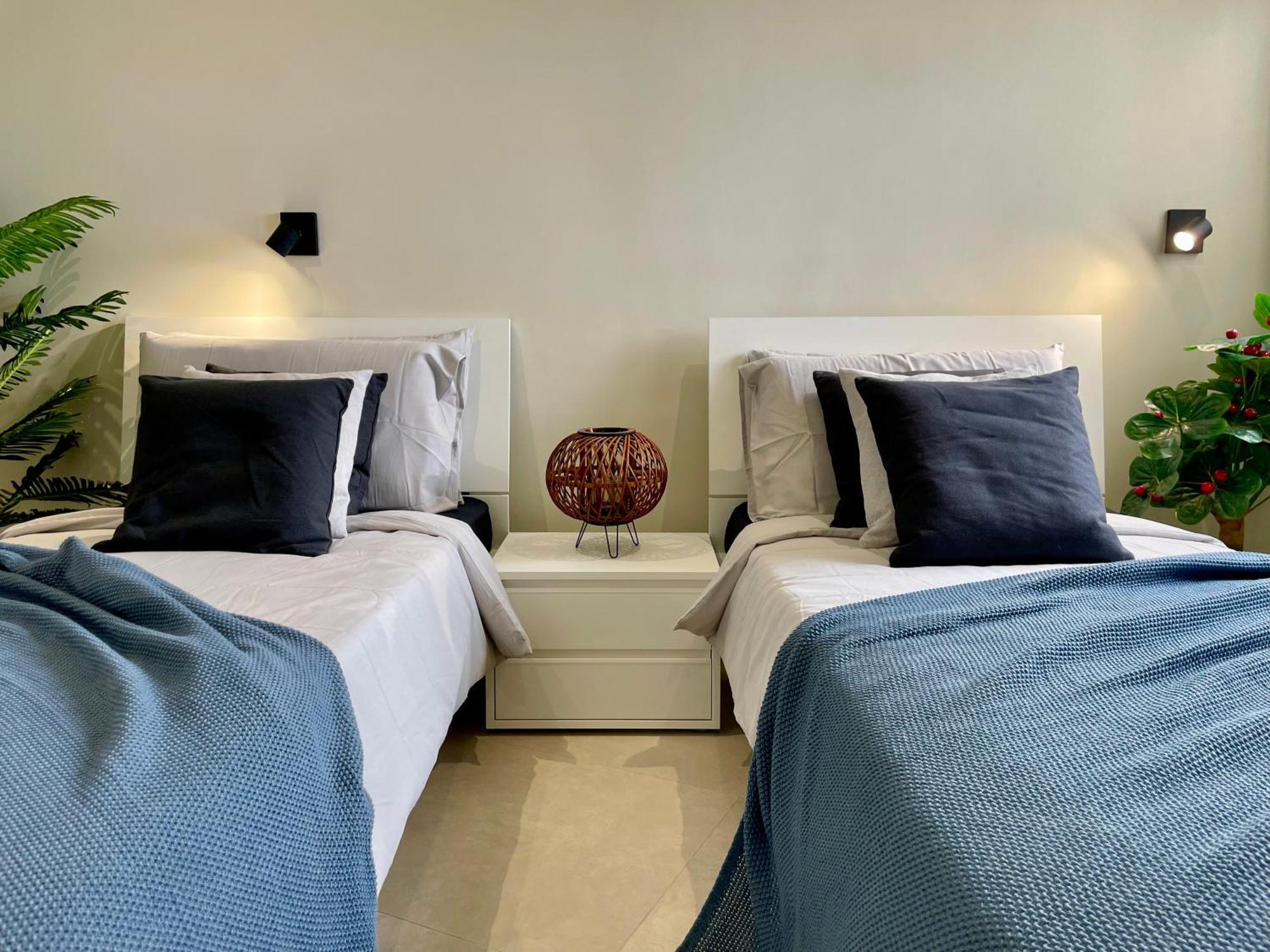 Bugibba Square Seafront Lux Apartments By Holi St. Paul's Bay Esterno foto