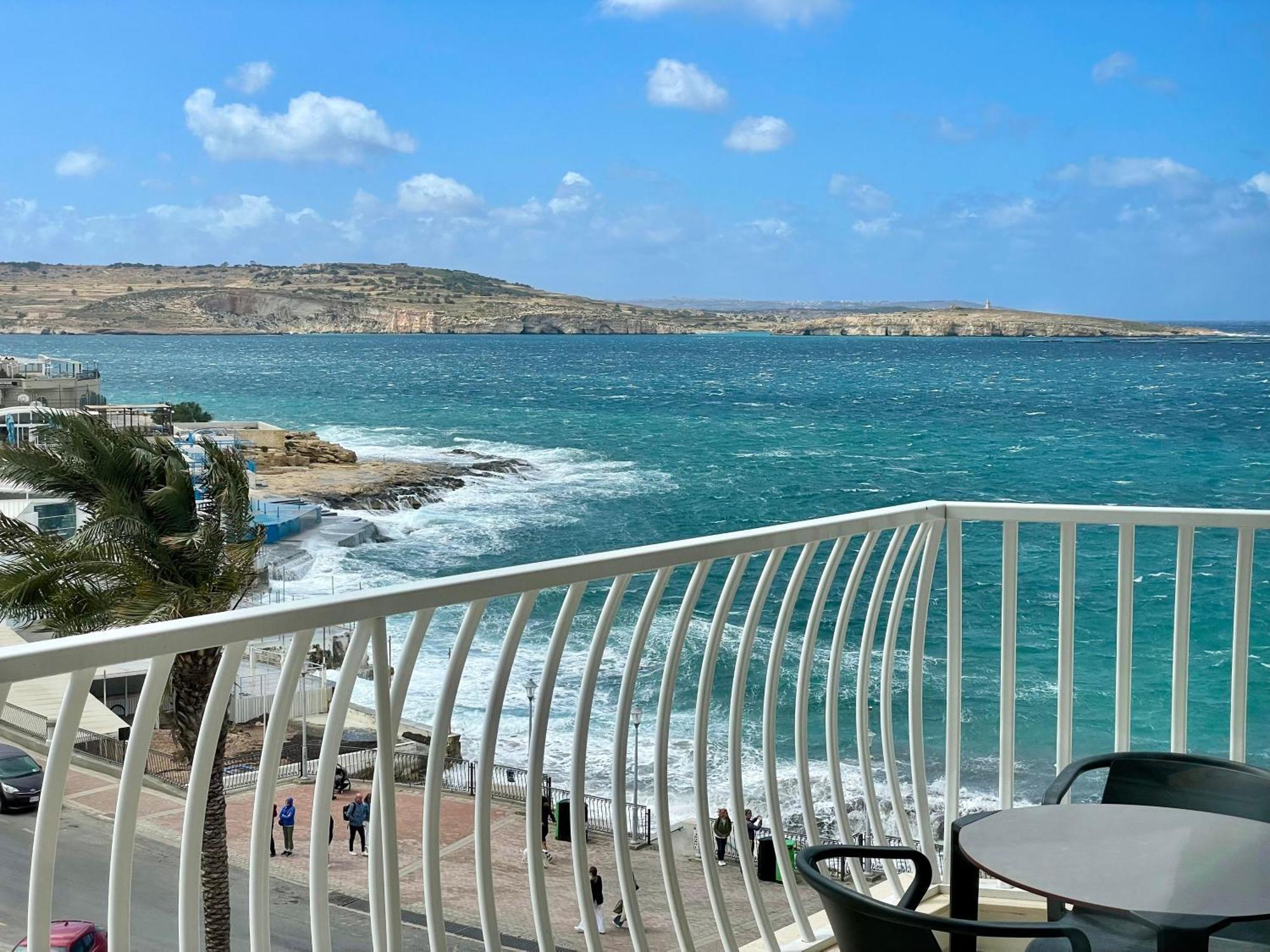 Bugibba Square Seafront Lux Apartments By Holi St. Paul's Bay Esterno foto