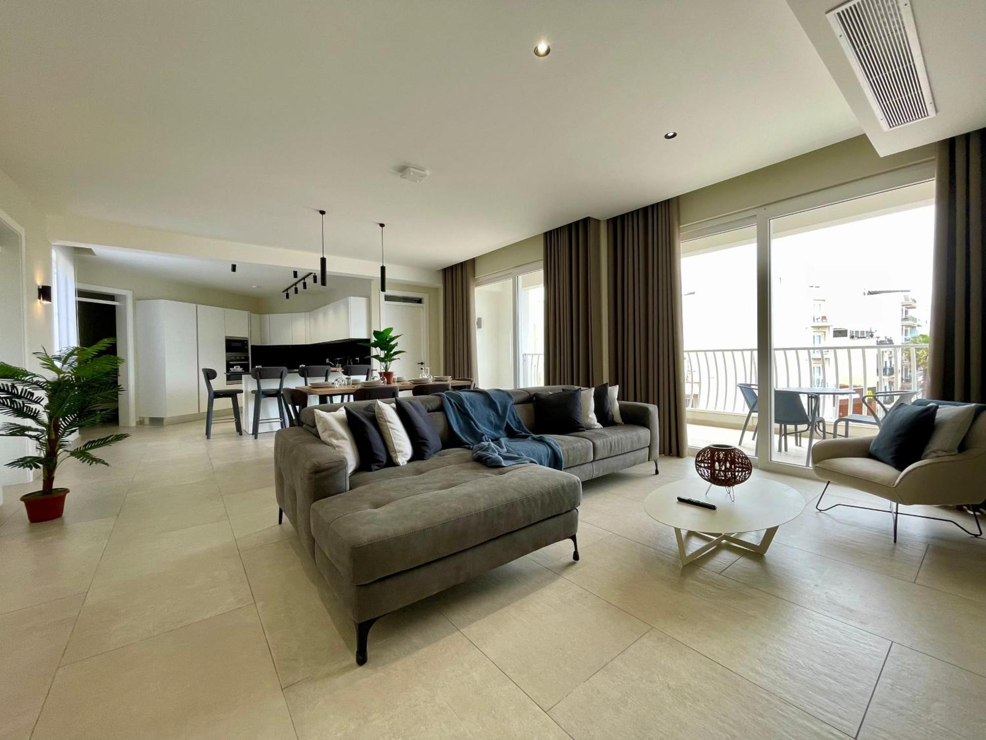 Bugibba Square Seafront Lux Apartments By Holi St. Paul's Bay Esterno foto