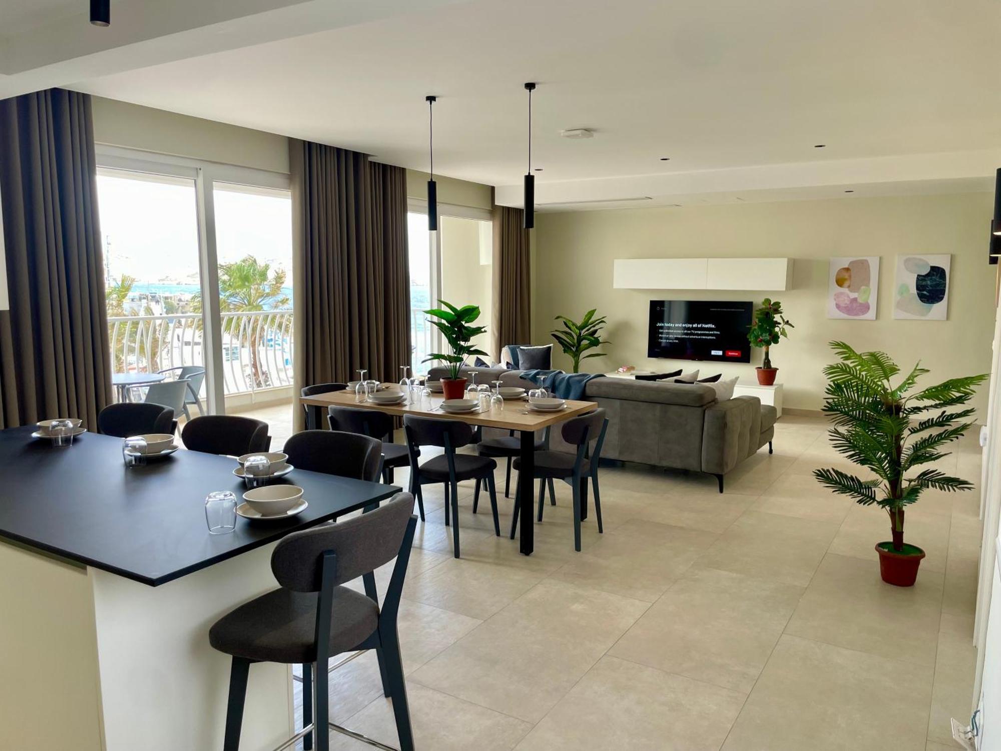 Bugibba Square Seafront Lux Apartments By Holi St. Paul's Bay Esterno foto