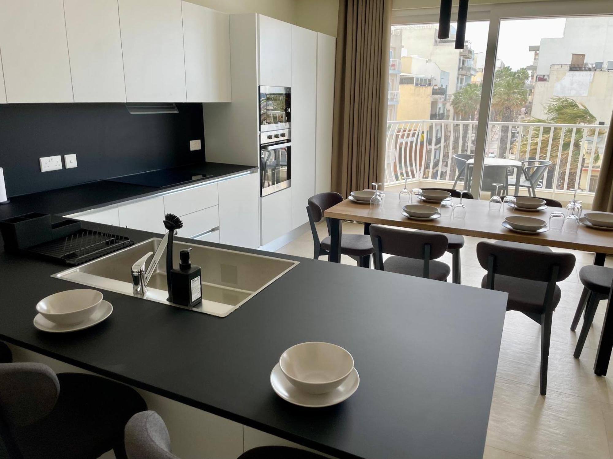 Bugibba Square Seafront Lux Apartments By Holi St. Paul's Bay Esterno foto
