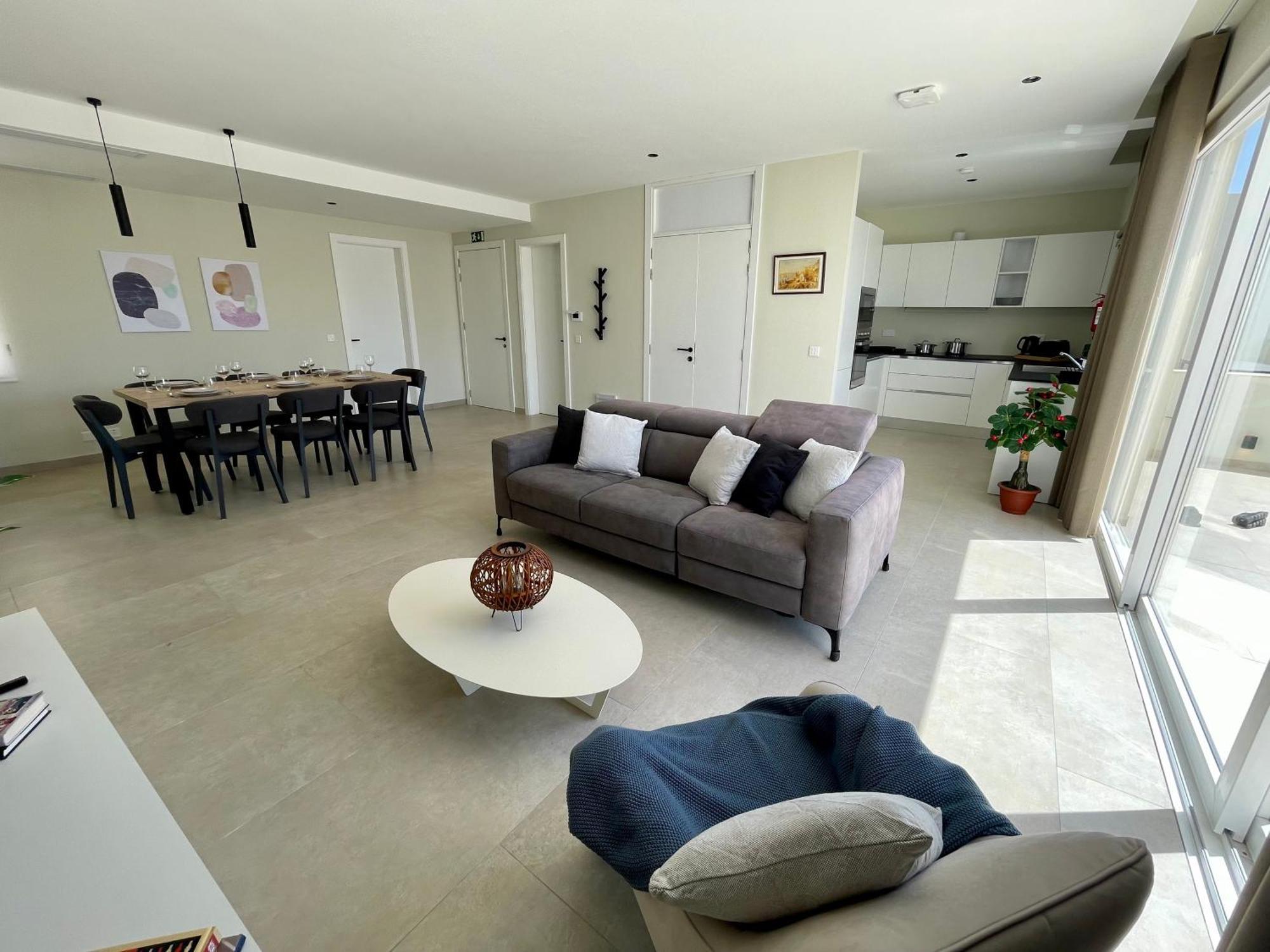 Bugibba Square Seafront Lux Apartments By Holi St. Paul's Bay Esterno foto