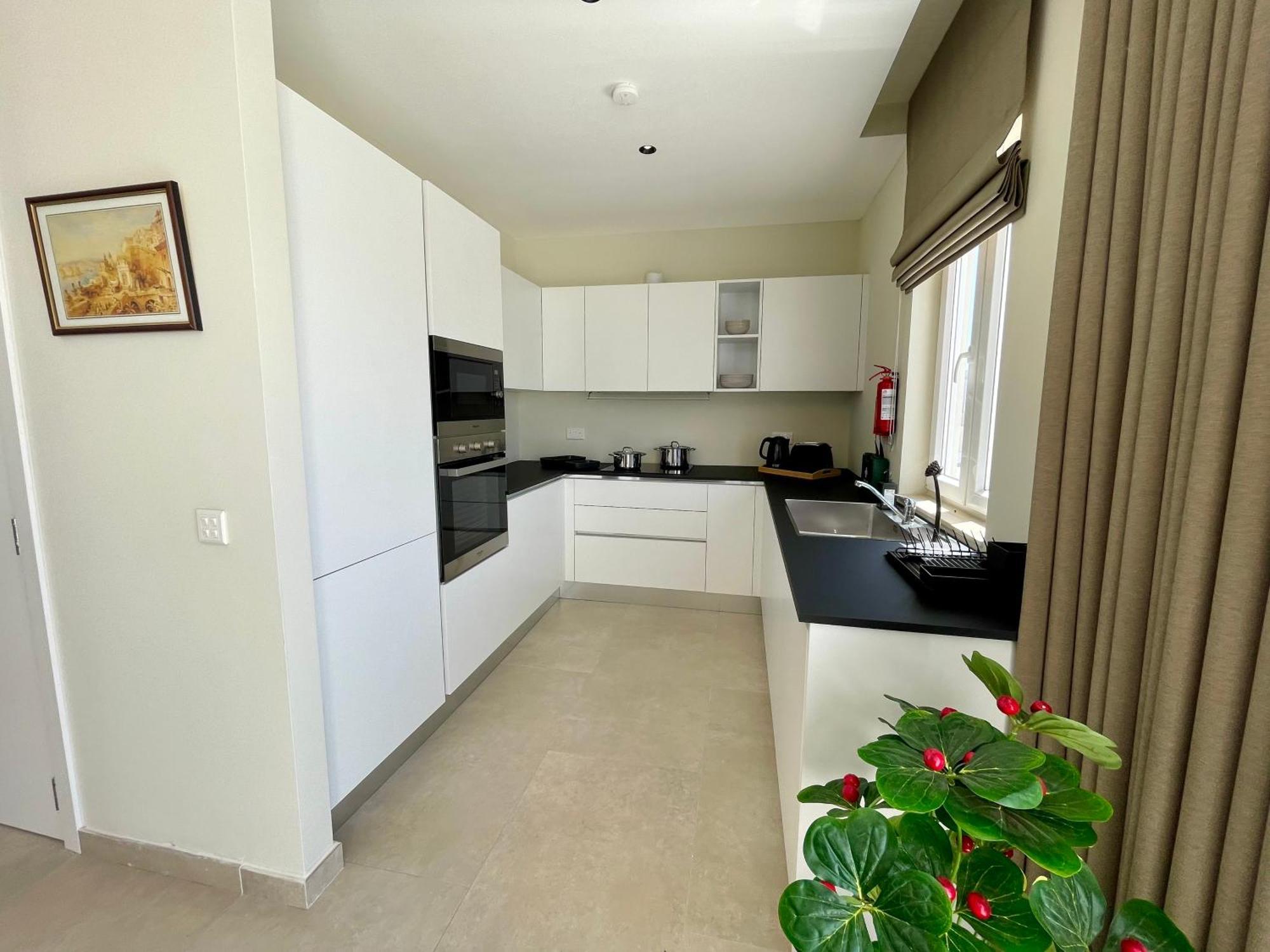 Bugibba Square Seafront Lux Apartments By Holi St. Paul's Bay Esterno foto