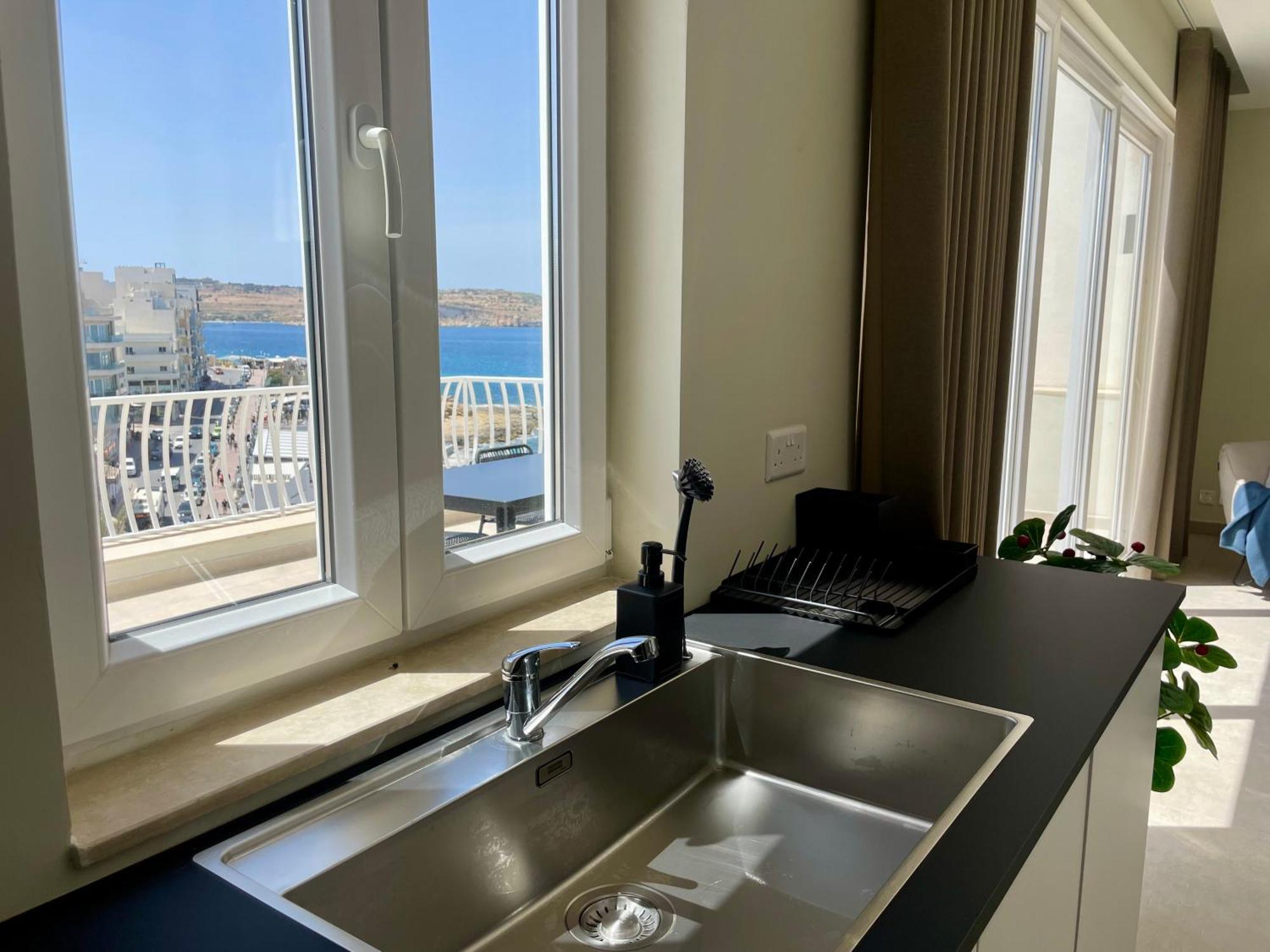 Bugibba Square Seafront Lux Apartments By Holi St. Paul's Bay Esterno foto