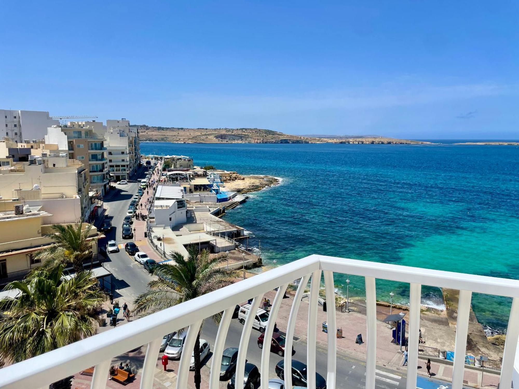 Bugibba Square Seafront Lux Apartments By Holi St. Paul's Bay Esterno foto