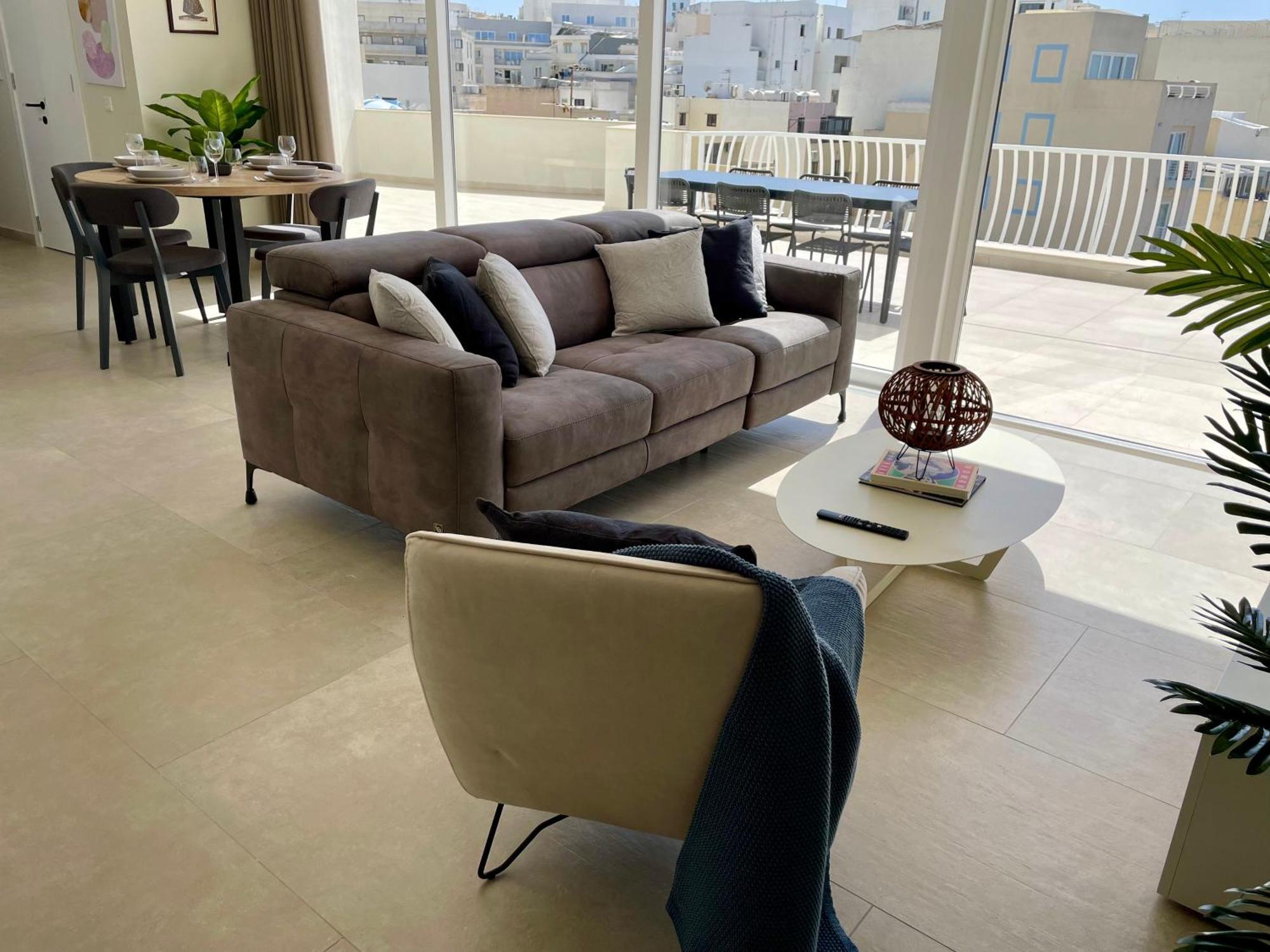 Bugibba Square Seafront Lux Apartments By Holi St. Paul's Bay Esterno foto